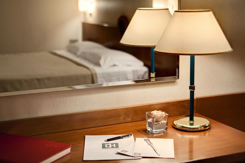 City Hotel วาเรเซ ภายนอก รูปภาพ