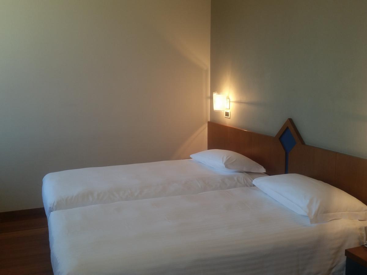 City Hotel วาเรเซ ภายนอก รูปภาพ