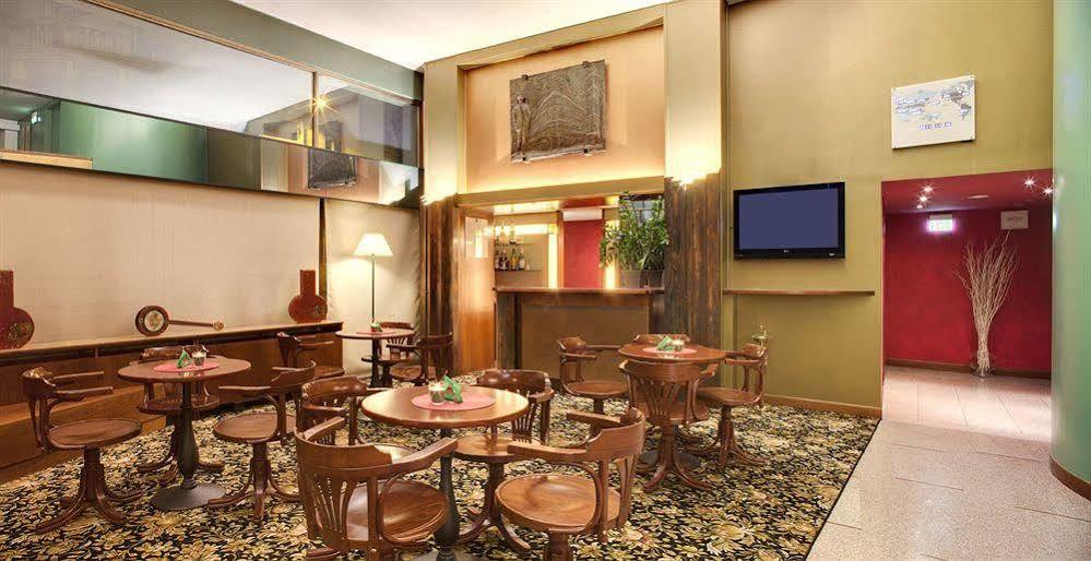 City Hotel วาเรเซ ภายนอก รูปภาพ