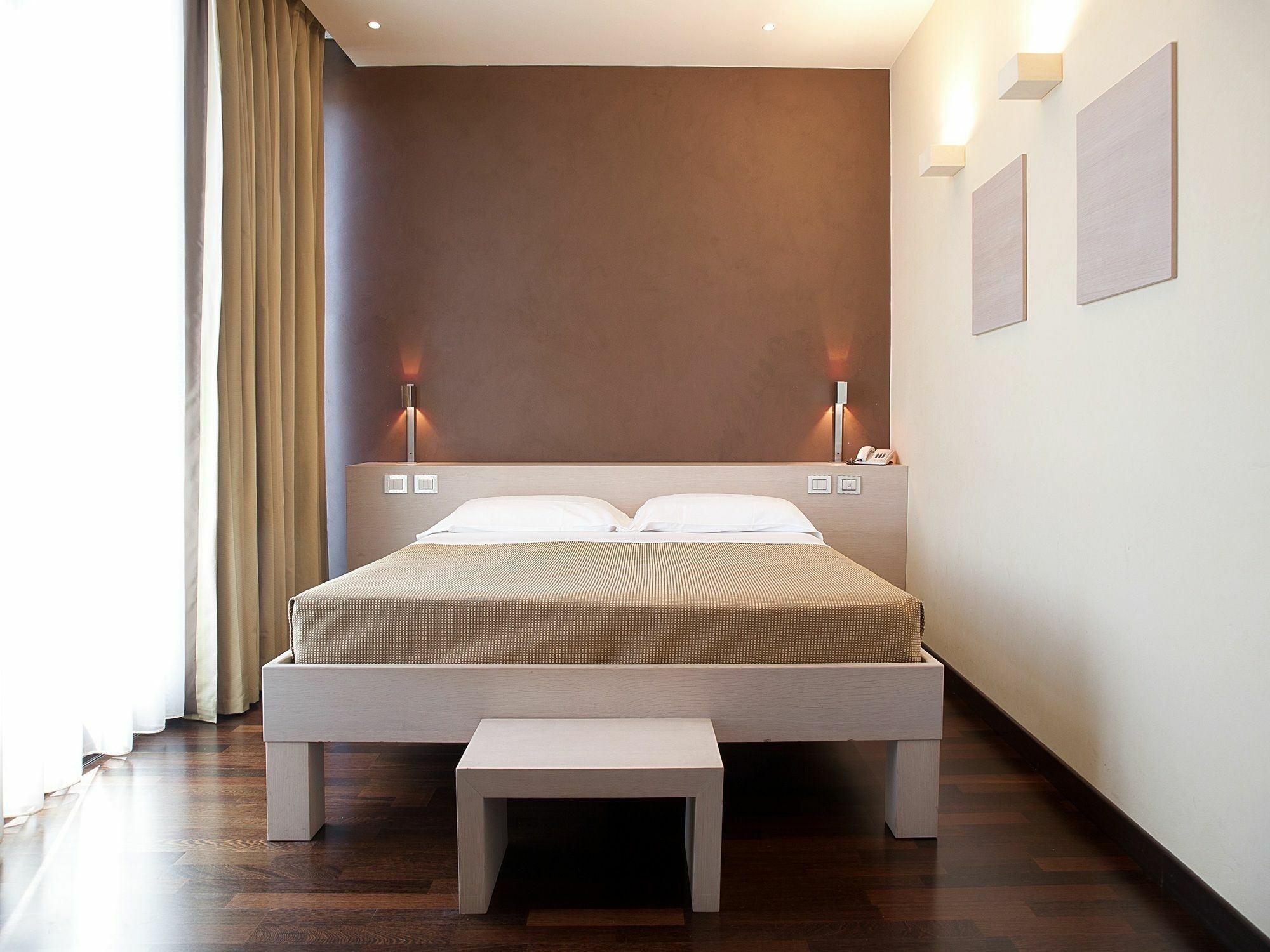 City Hotel วาเรเซ ภายนอก รูปภาพ