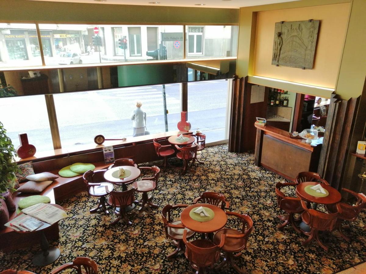City Hotel วาเรเซ ภายนอก รูปภาพ